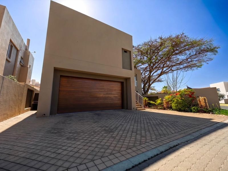 Stunning 4-Bedroom Family Home with Flatlet and Exceptional Entertainment Areas in Six Fountains Residential Estate