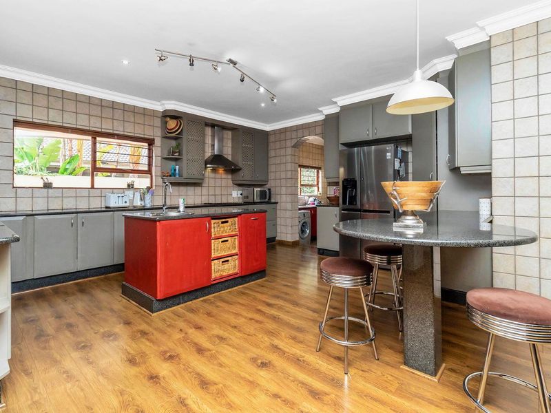 Classical family home in tranquil Kyalami Estate - Photo 7