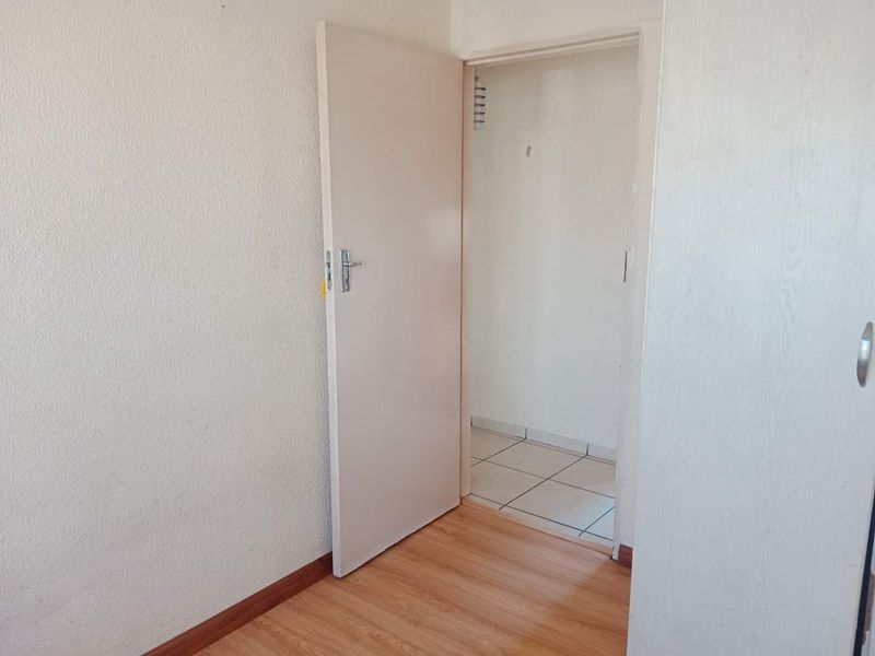 3 Bedroom 2 Bathroom Apartment To Let - Photo 5