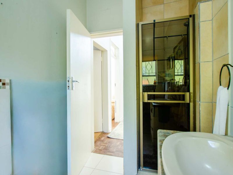 3 Bedroom 1.5 1 Garage apartment available for Rental - Photo 9