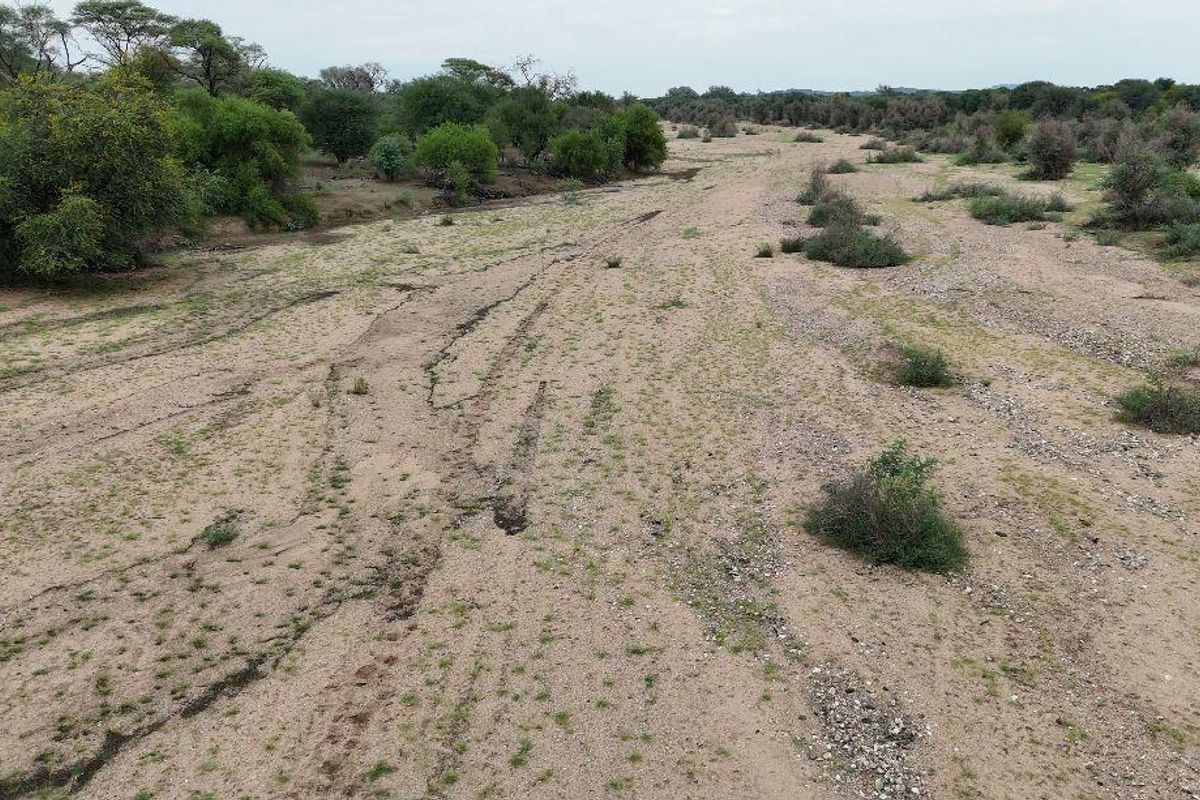 Prime Plot for Sale with strong water! 11 Hectares Nestled near the banks of Swakop River, just 8km West of Okahandja! Your Perfect Opportunity Awaits! - Photo 4