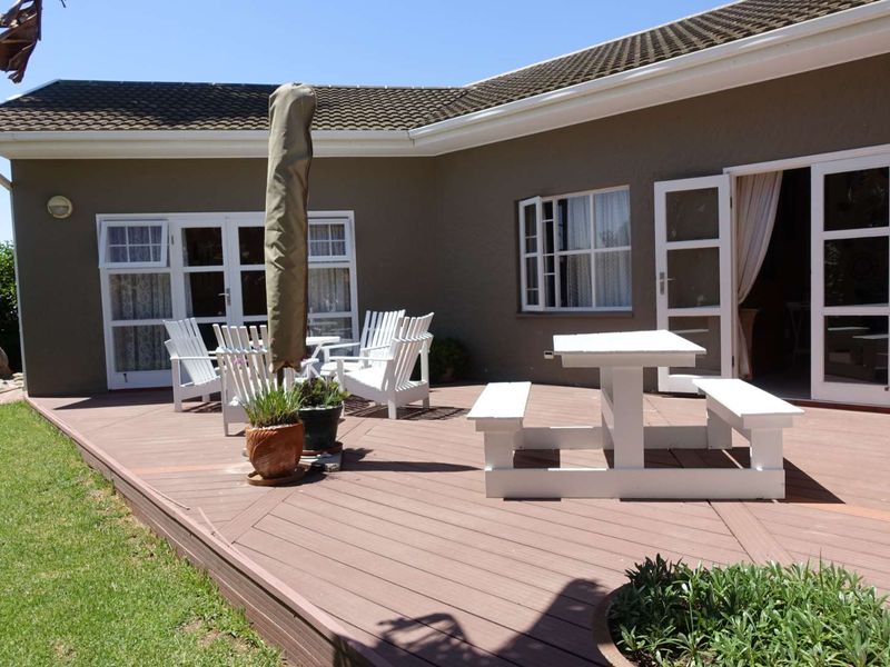 HOUSE WITH FLAT NEAR THE SEA PROMENADE AND SHOPPING MALL - Photo 7