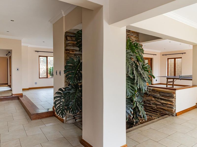 Expansive Luxury Living with Breathtaking Elevated Views - Photo 6