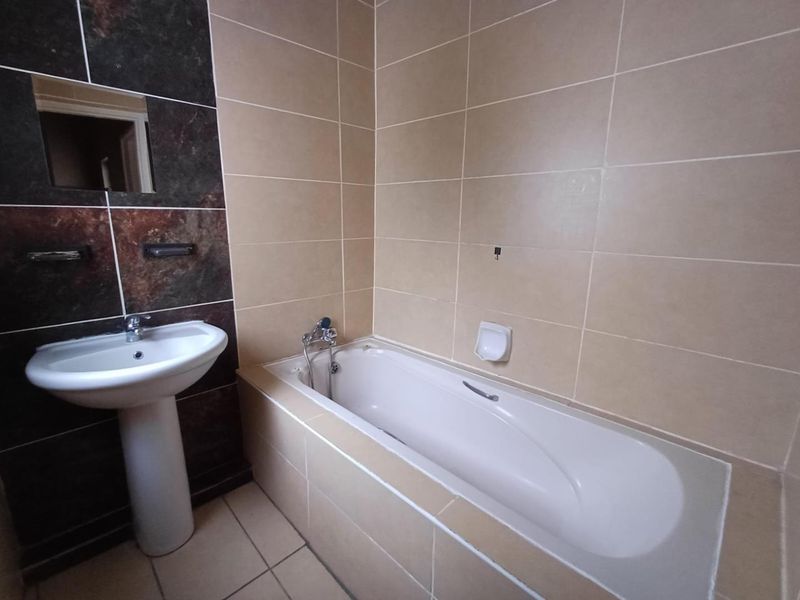 Modern Comfort Meets Everyday Luxury! - Photo 6