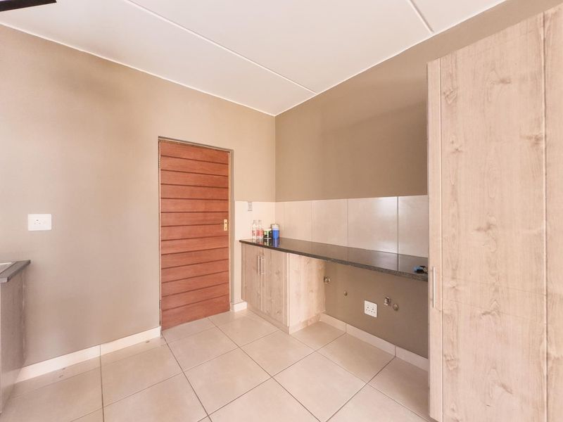 2 Bedroom Duplex With A Private Garden - Photo 10