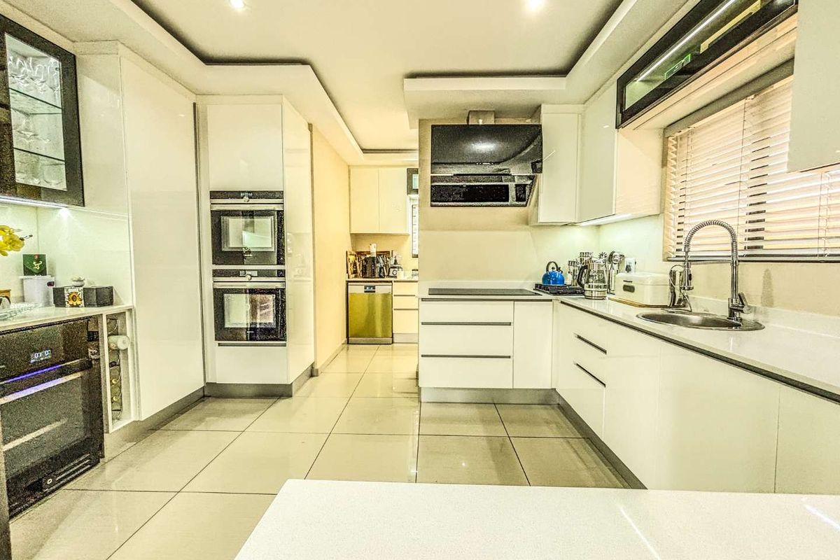 Stunning Family Home with Pool and Outdoor Entertaining - Photo 3