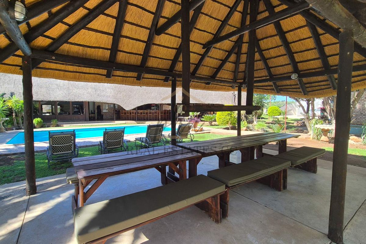 Lodge in Outjo for sale - Photo 2