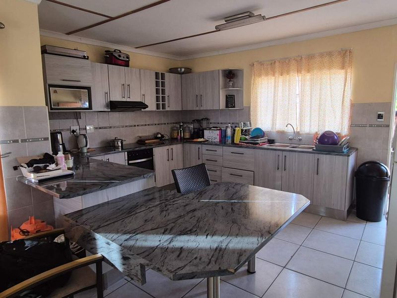 Freestanding Family Home For Sale in Okahandja Extension 8! - Photo 4