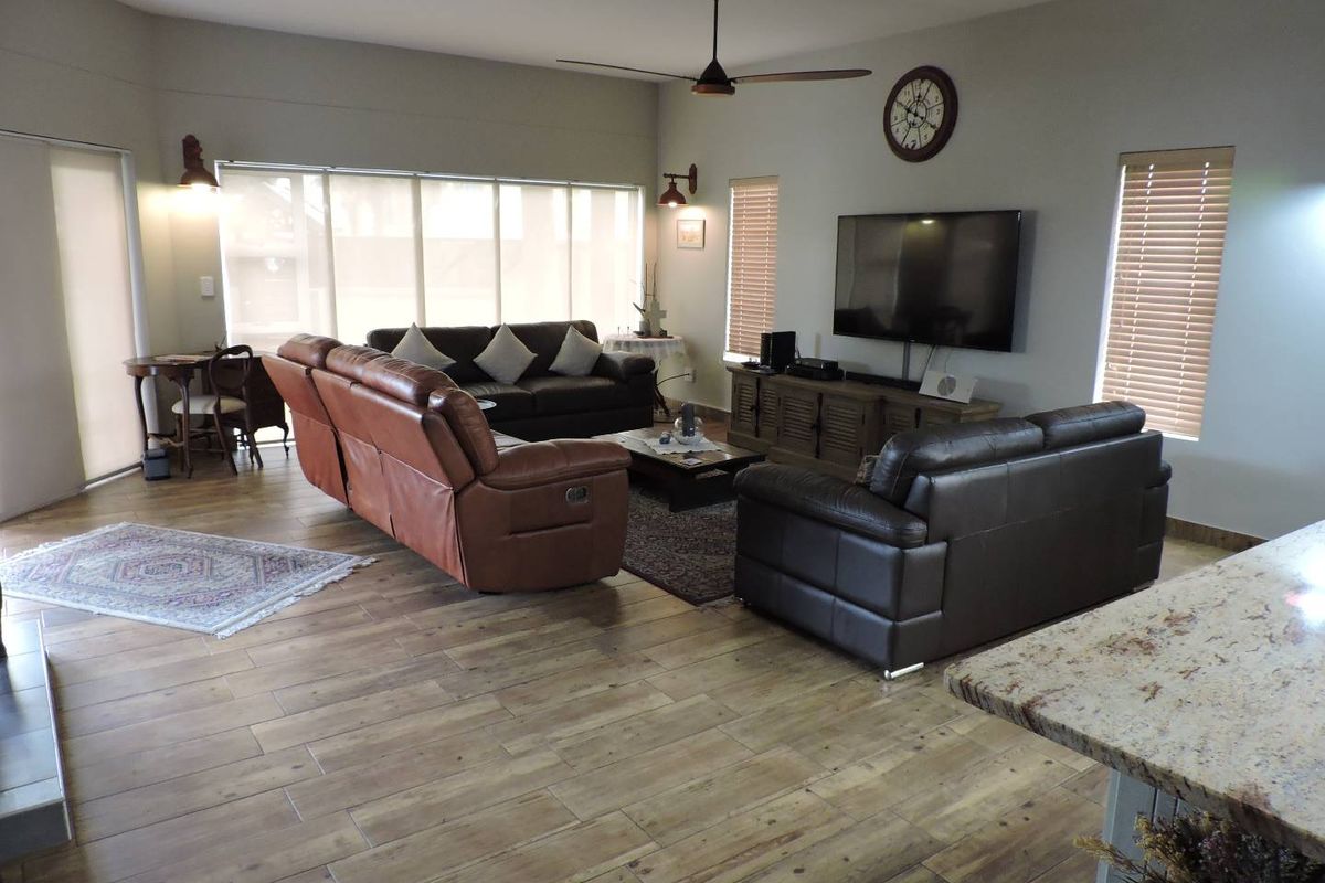 FOR SALE - TRIPLE-STOREY WATERFRONT HOME IN SWAKOPMUND WITH 4 LUXURIOUS EN-SUITE BEDROOM - Photo 4