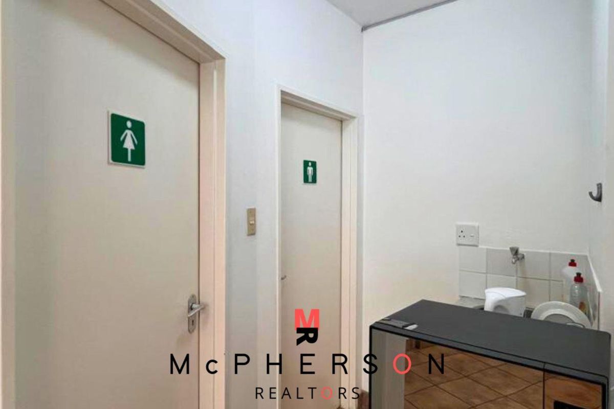 Office Block For Sale - Photo 3