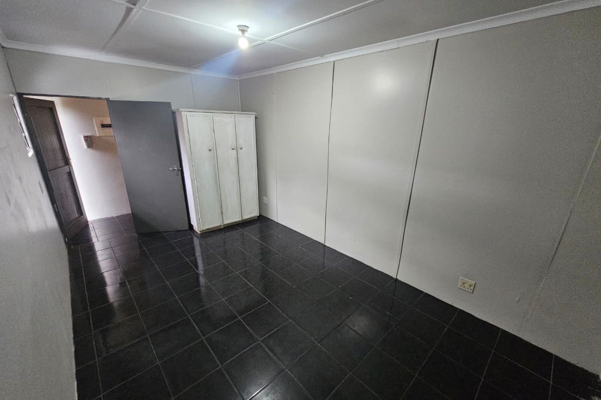 Affordable 2-Bedroom Rental Unit, Immediate Availability in Arboretum - Photo 2