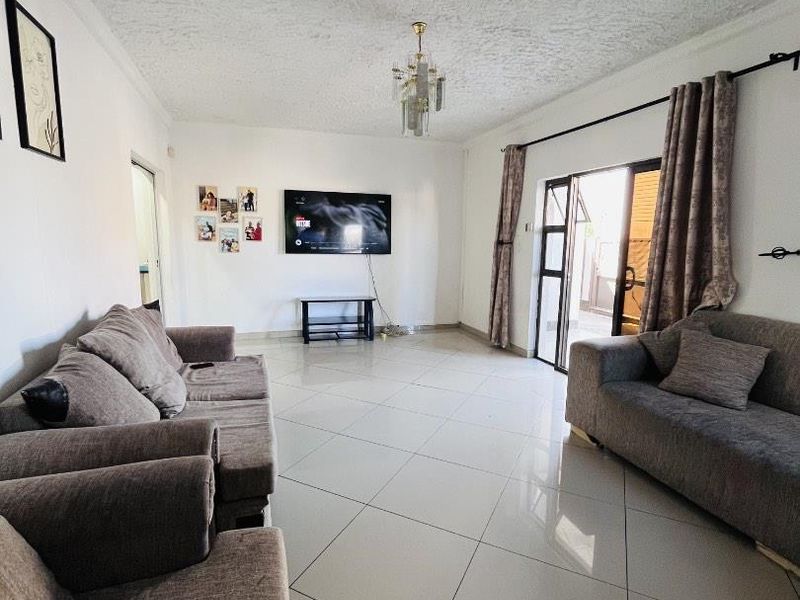 Modern 5-Bedroom Double-Storey Home For Sale in Cimbebasia | N$2,550,000 - Photo 3
