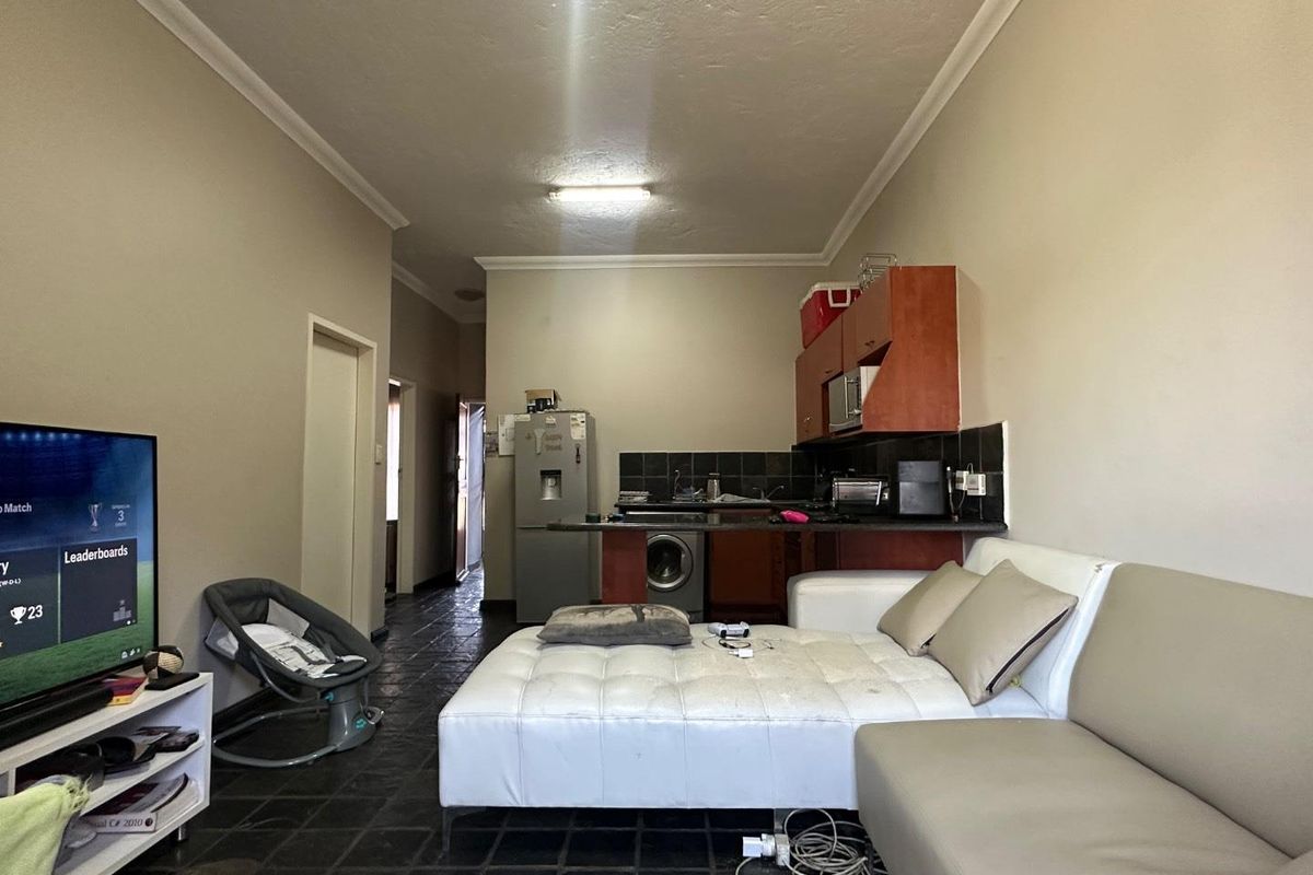 Location is everything! - Photo 3