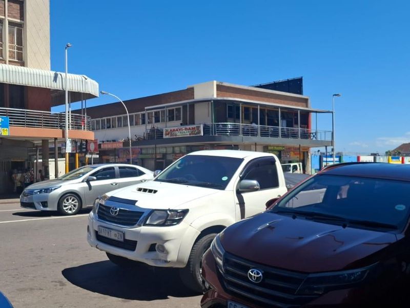 High Foot Traffic & Security in Prime Retail Space! - Photo 9