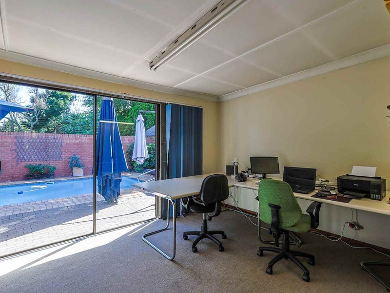 Menlo Park Beauty - Photo 6