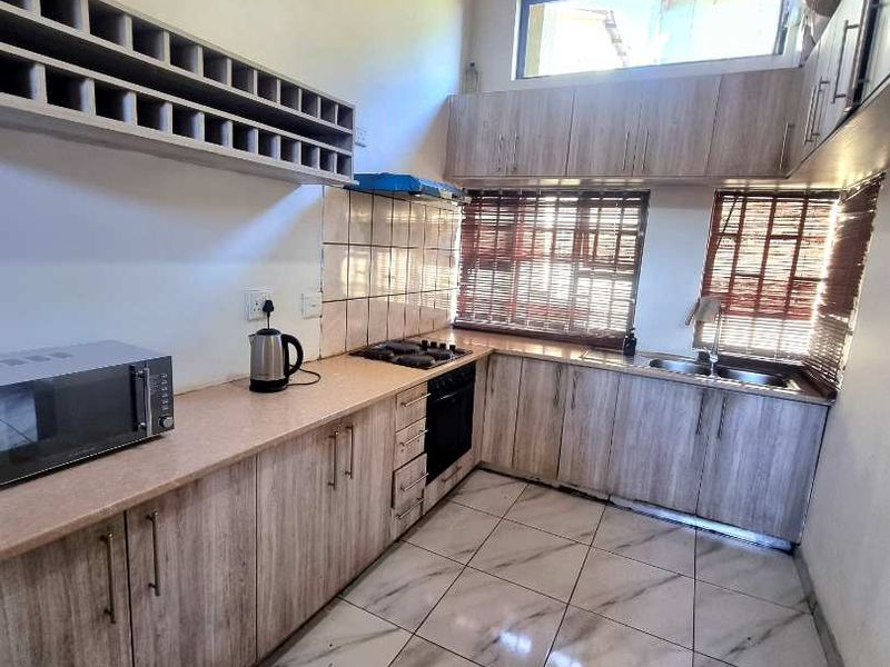 TOWNHOUSE FOR SALE - Photo 5