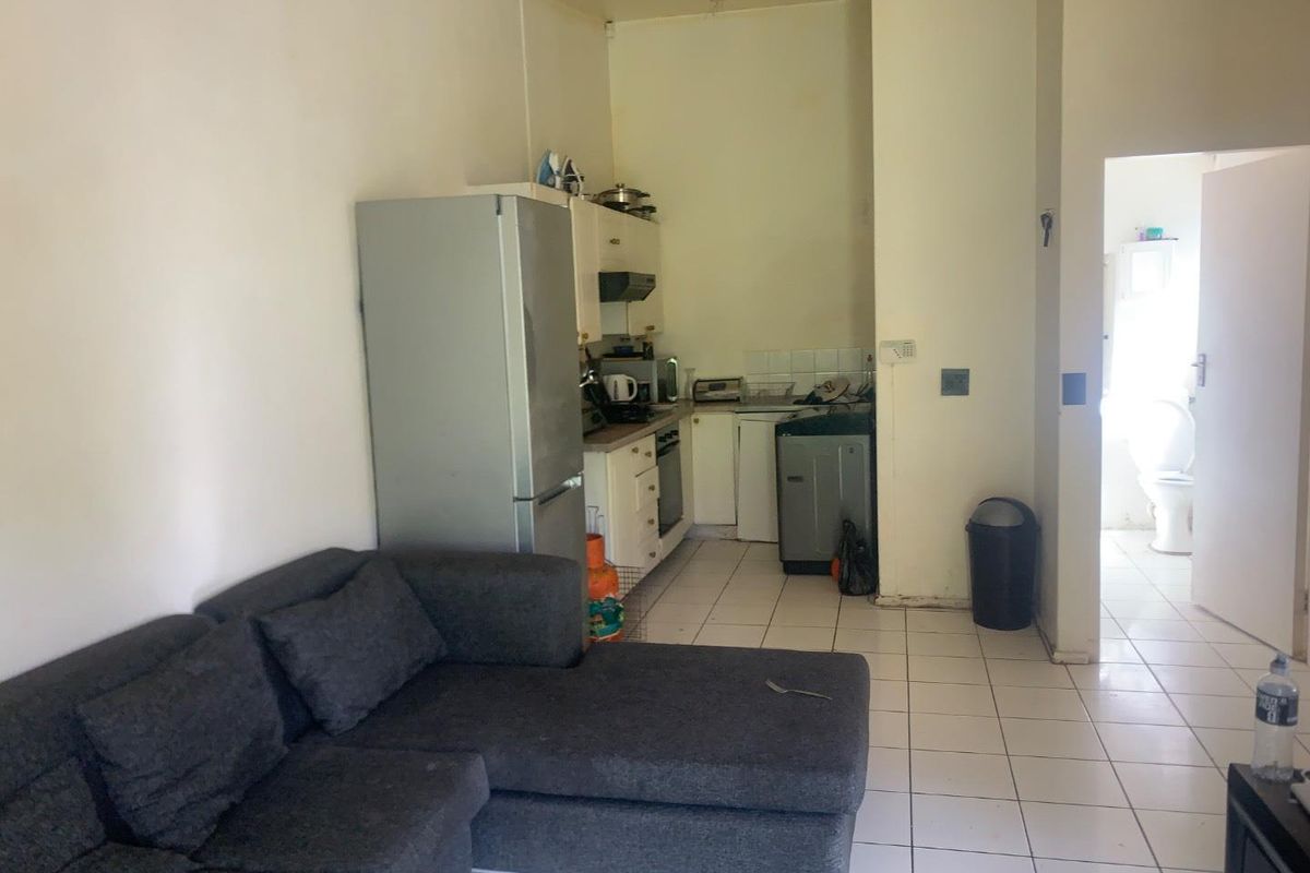 **2-Bedroom Apartment for Sale in Mondeor - Photo 5