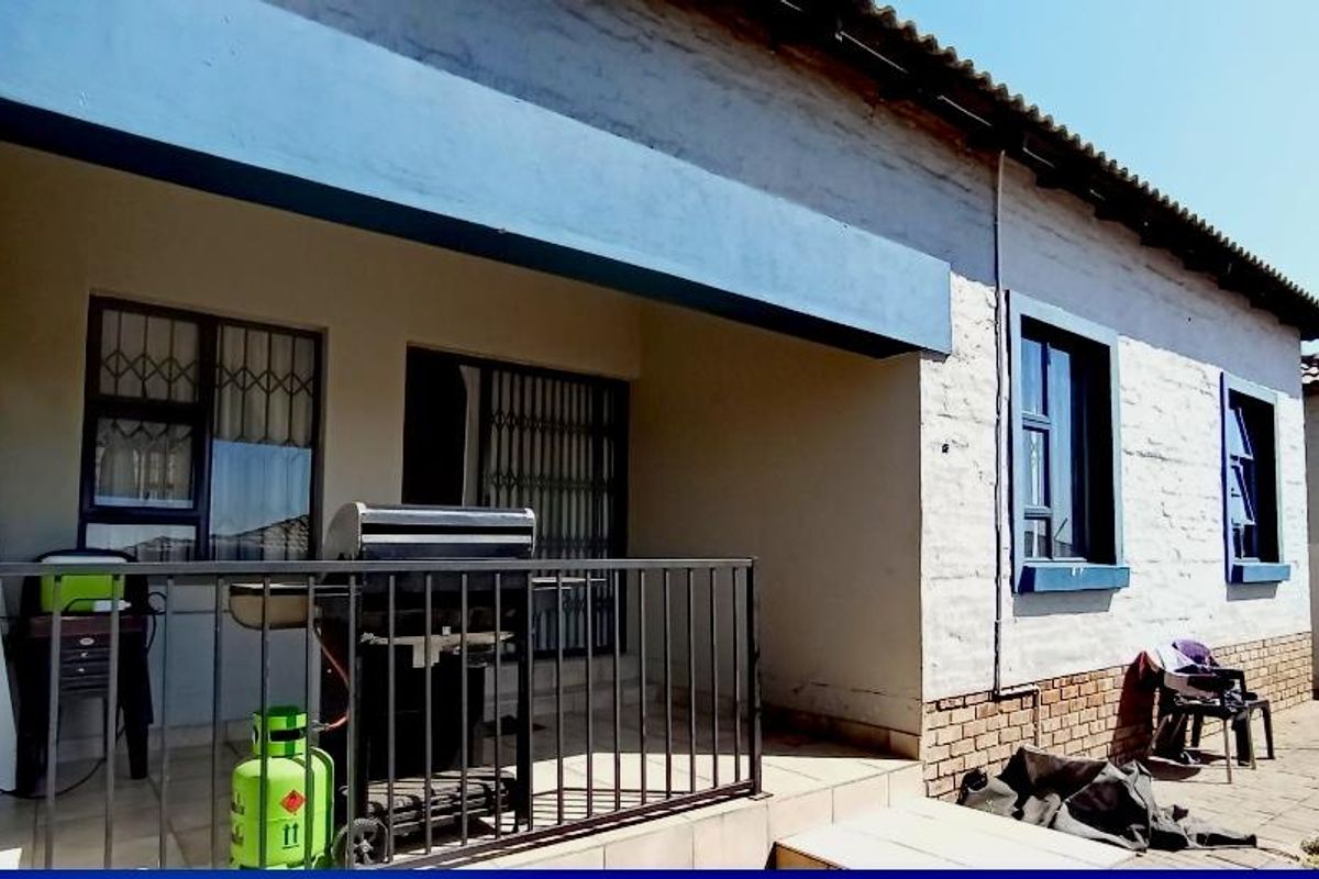 3 Bedroom House - Photo 2