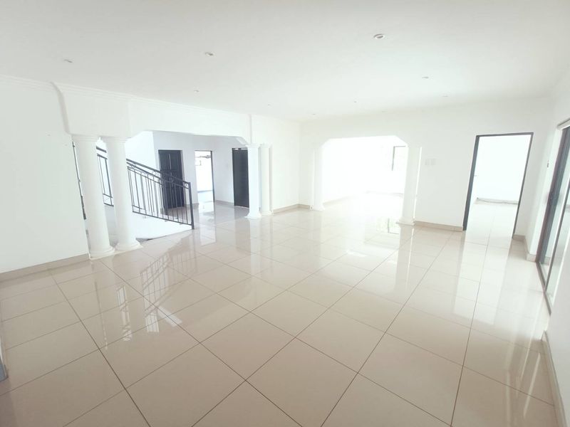 BEAUTIFUL FAMILY HOUSE FOR SALE IN VALLEY VIEW ESTATE!! - Photo 5