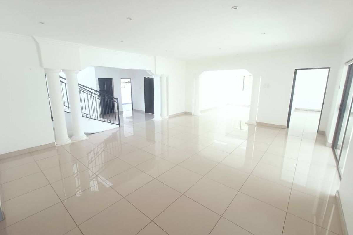 BEAUTIFUL FAMILY HOUSE FOR SALE IN VALLEY VIEW ESTATE!! - Photo 5