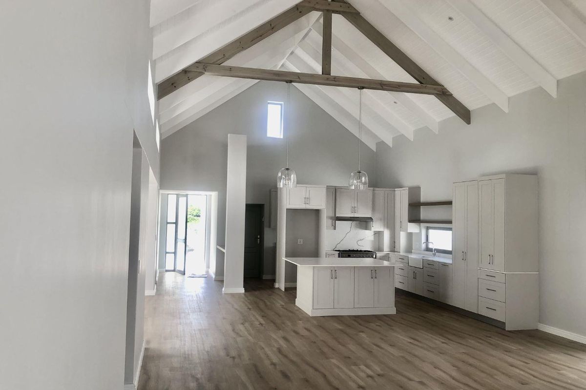 Modern family home for the discerning - Photo 4