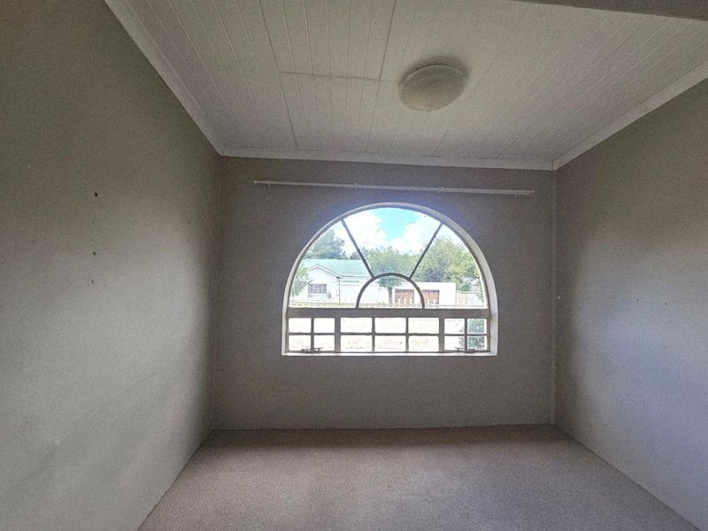 Spacious 5-Bedroom Family Home Within Walking Distance of Schools - Photo 5