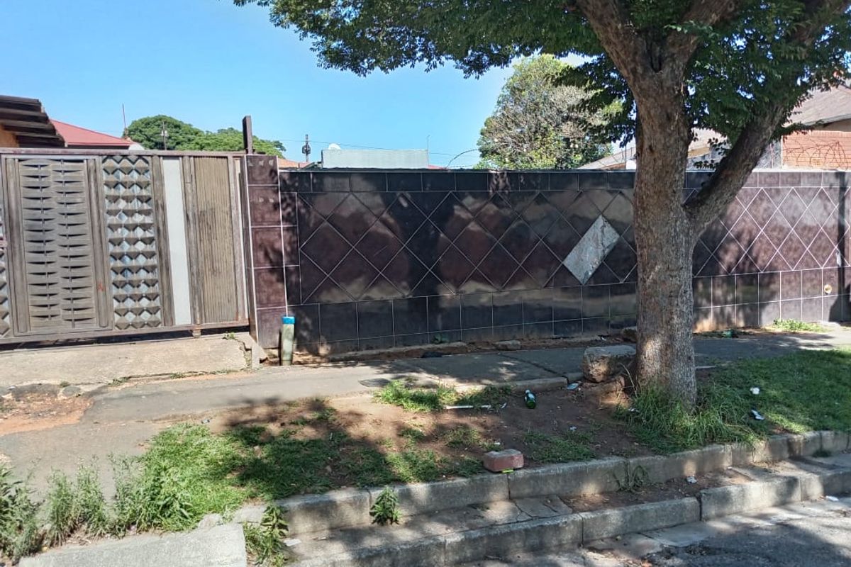 Exceptional Investment Opportunity: 8-Unit Property with Expansion Potential - Photo 4