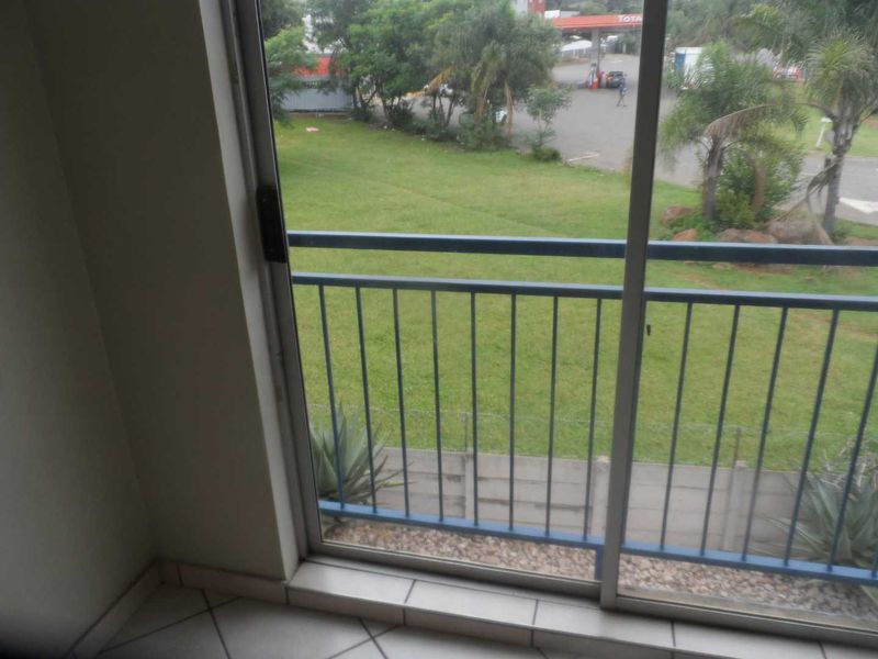 2 BEDROOM FLAT TO RENT IN PHILIP NEL PARK - Photo 8