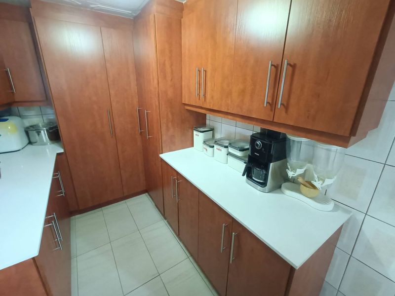 BEAUTIFUL FAMILY HOUSE FOR SALE IN THE REEDS!!!! - Photo 10