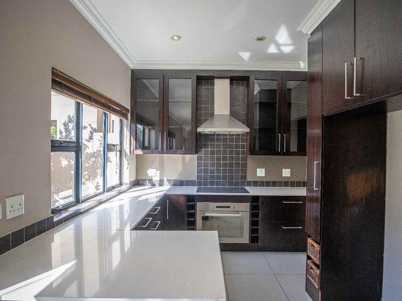 Do you value outdoor living from a safe home? - Photo 6