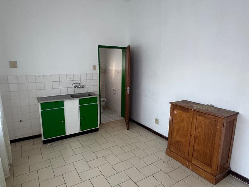 🏡 PRIME PROPERTY FOR SALE – WINDHOEK-WEST - Photo 10