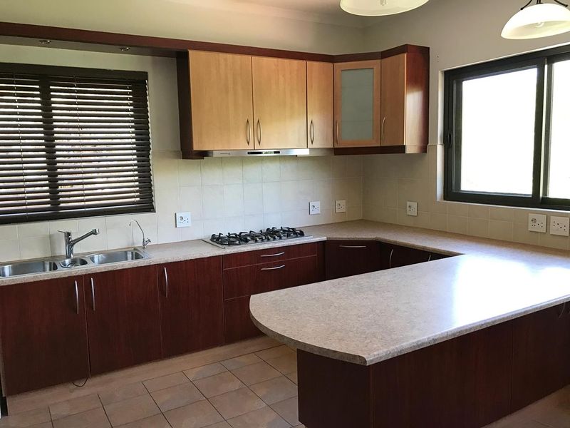 Elegant German-Inspired Residence | Prime Ludwigsdorf Address - Photo 8