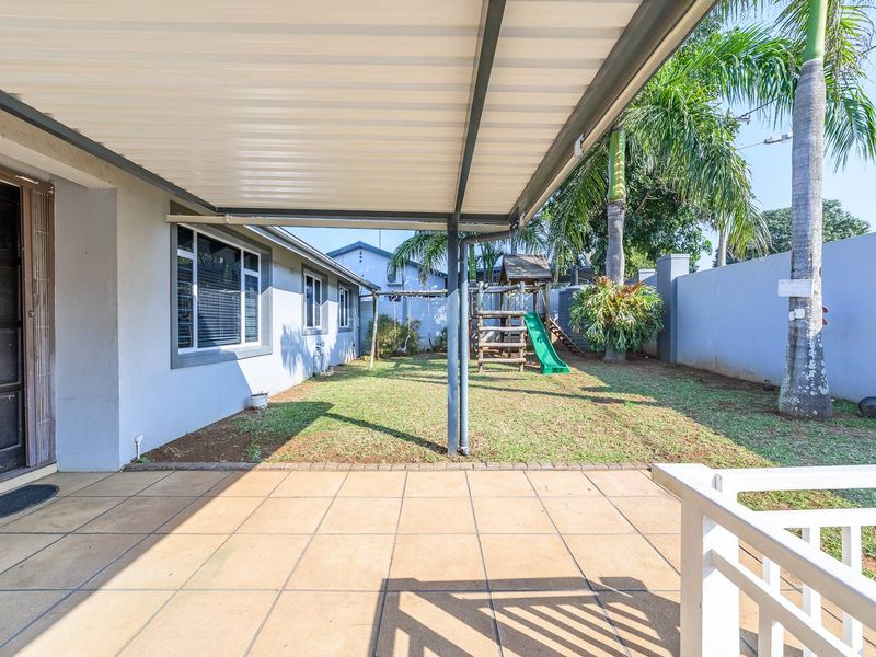 Great home available in prime Glenashley with a great entertainment area and a sea view. - Photo 10