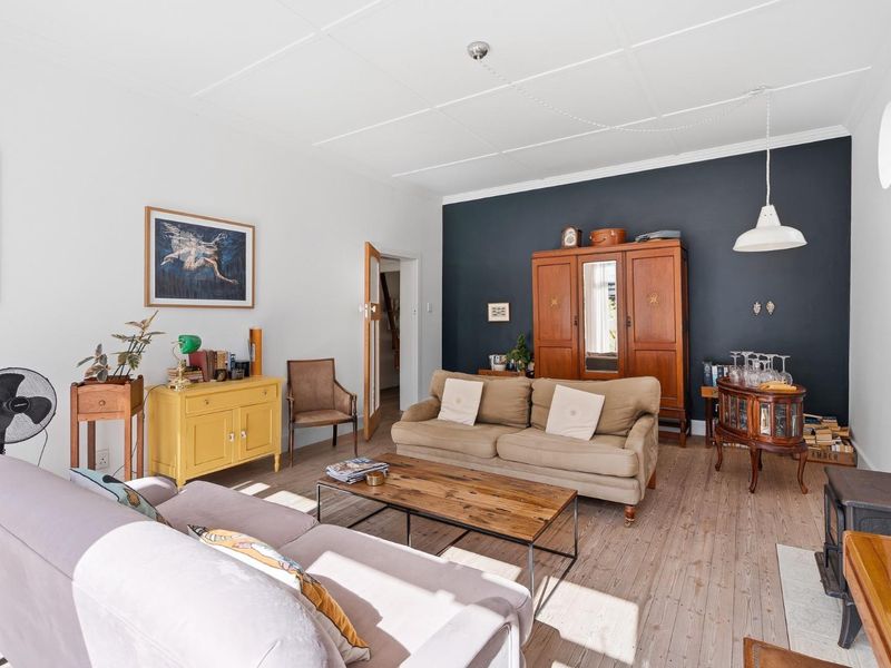 Extra-large, Character Two-Bed in Bantry Bay - Photo 8