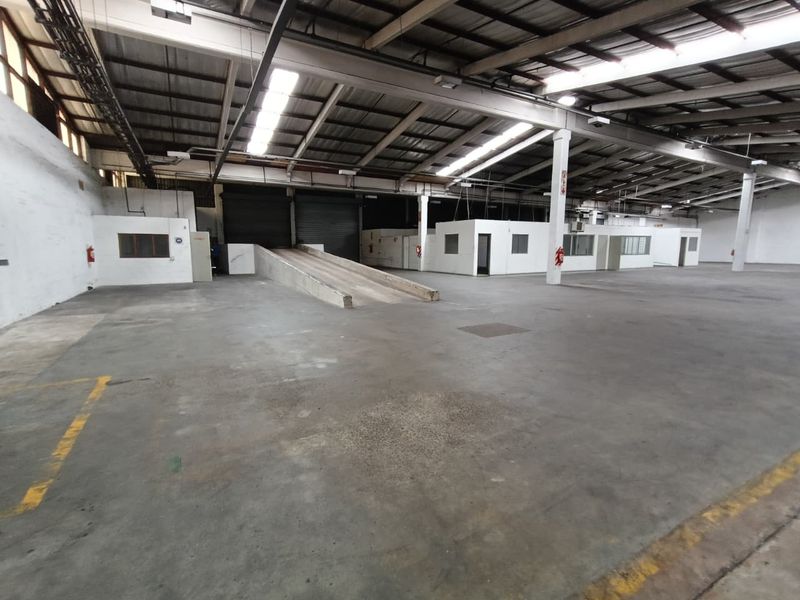 1639m2 | Prime Logistics Facility for Rent - Photo 4