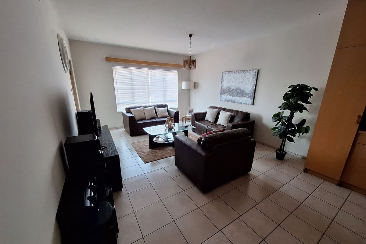 📍 Centrally Located 2-Bedroom Apartment - Photo 4