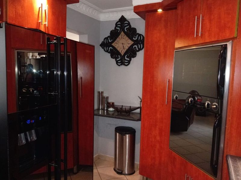 3 Bedroom House For Sale in Mabopane Unit X - Photo 6