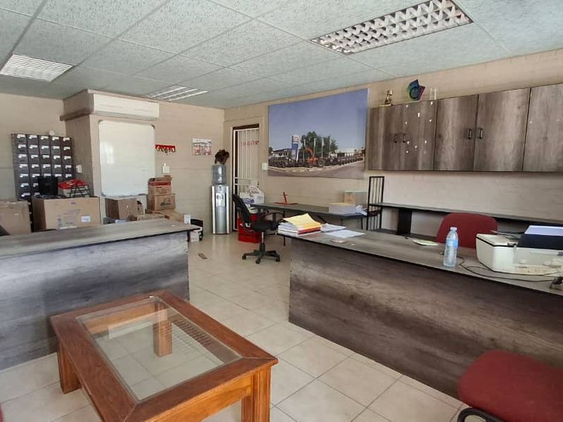 Prime Industrial Plot for Sale: Exceptional Features and Strategic Location - Photo 2