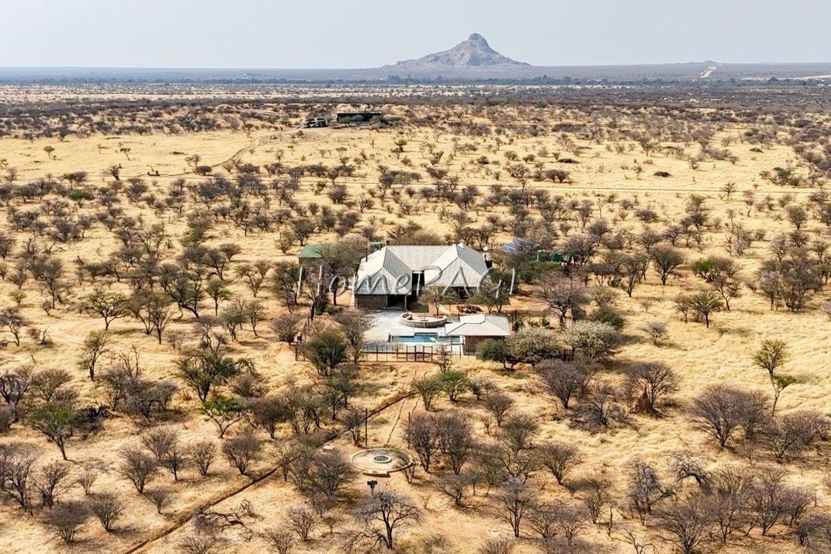 Omaruru Wildlife Estate, Omaruru:  Lifestyle property with 4 Bedr Home is for Sale - Photo 2