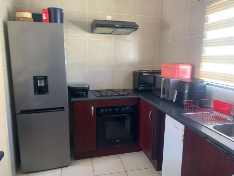 Modern 2 Bedroom Apartment for Sale at Ormonde View Estate, North Village - Photo 5