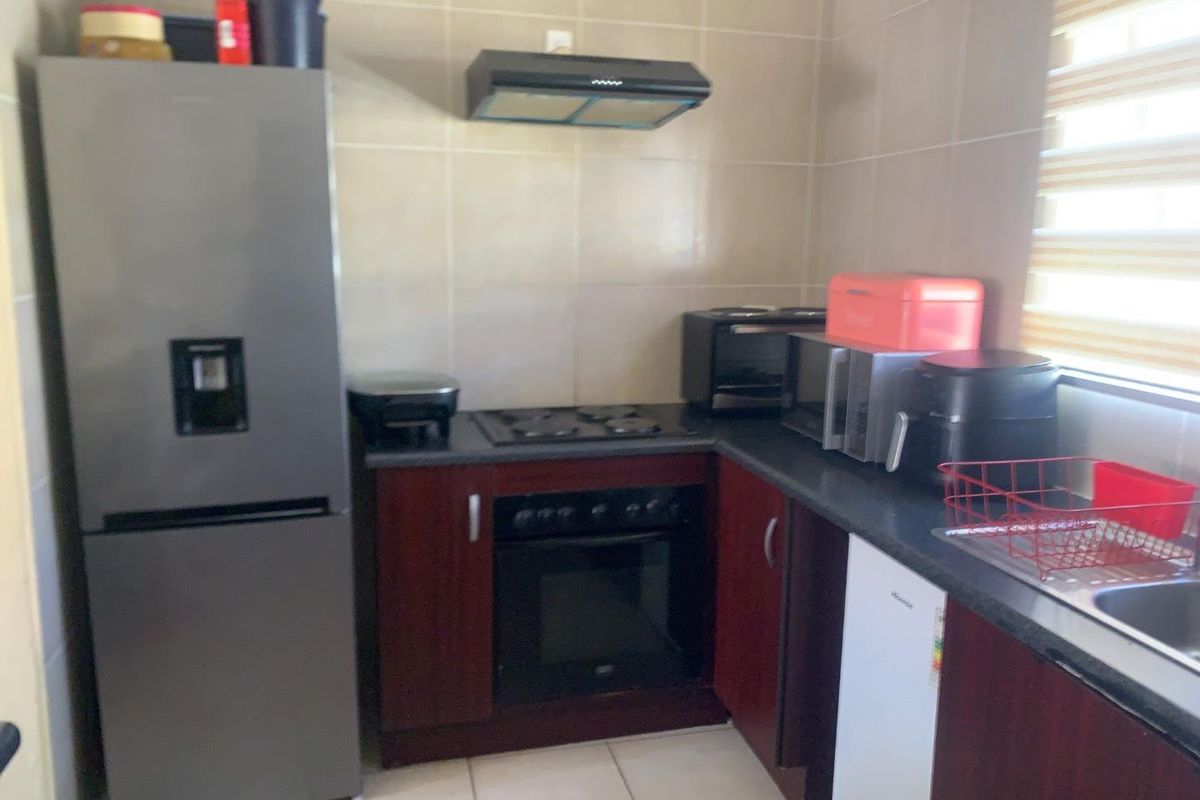 Modern 2 Bedroom Apartment for Sale at Ormonde View Estate, North Village - Photo 5
