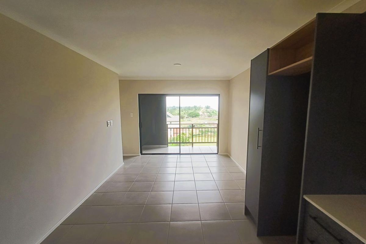 FOR RENT  |  Hillcrest  |  Kings Gate Estate  |  3 Bedroom Apartment - Photo 4