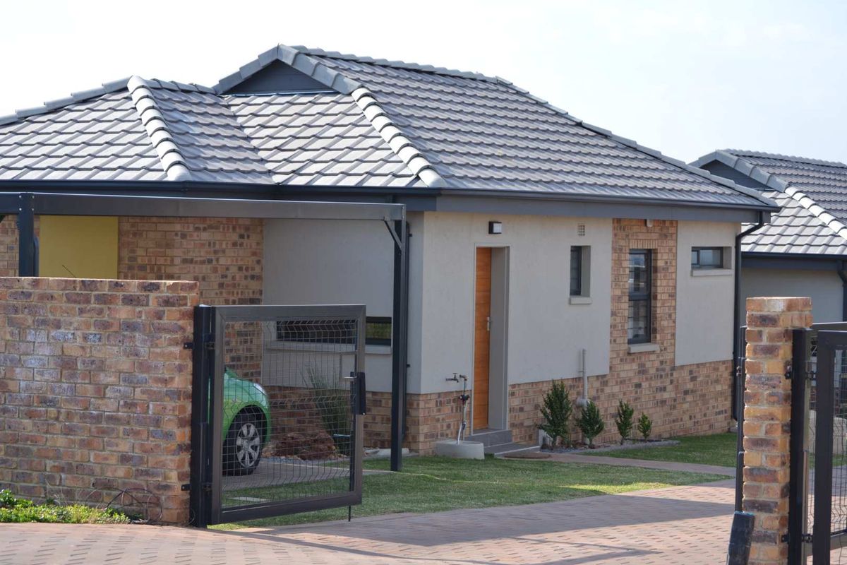 NEW DEVELOPMENT | LION PRIDE SECURITY ESTATE 3 Bed | 2 Bath | No Transfer Fees - Photo 2