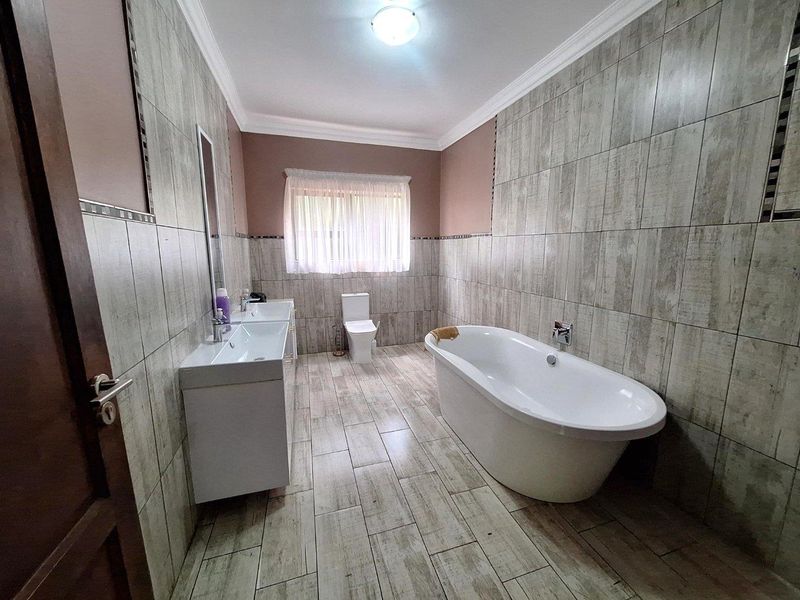 3 Bedroom House to Rent in Seasons Lifestyle Estate Hartbeespoort R 25 000  pm - Photo 9