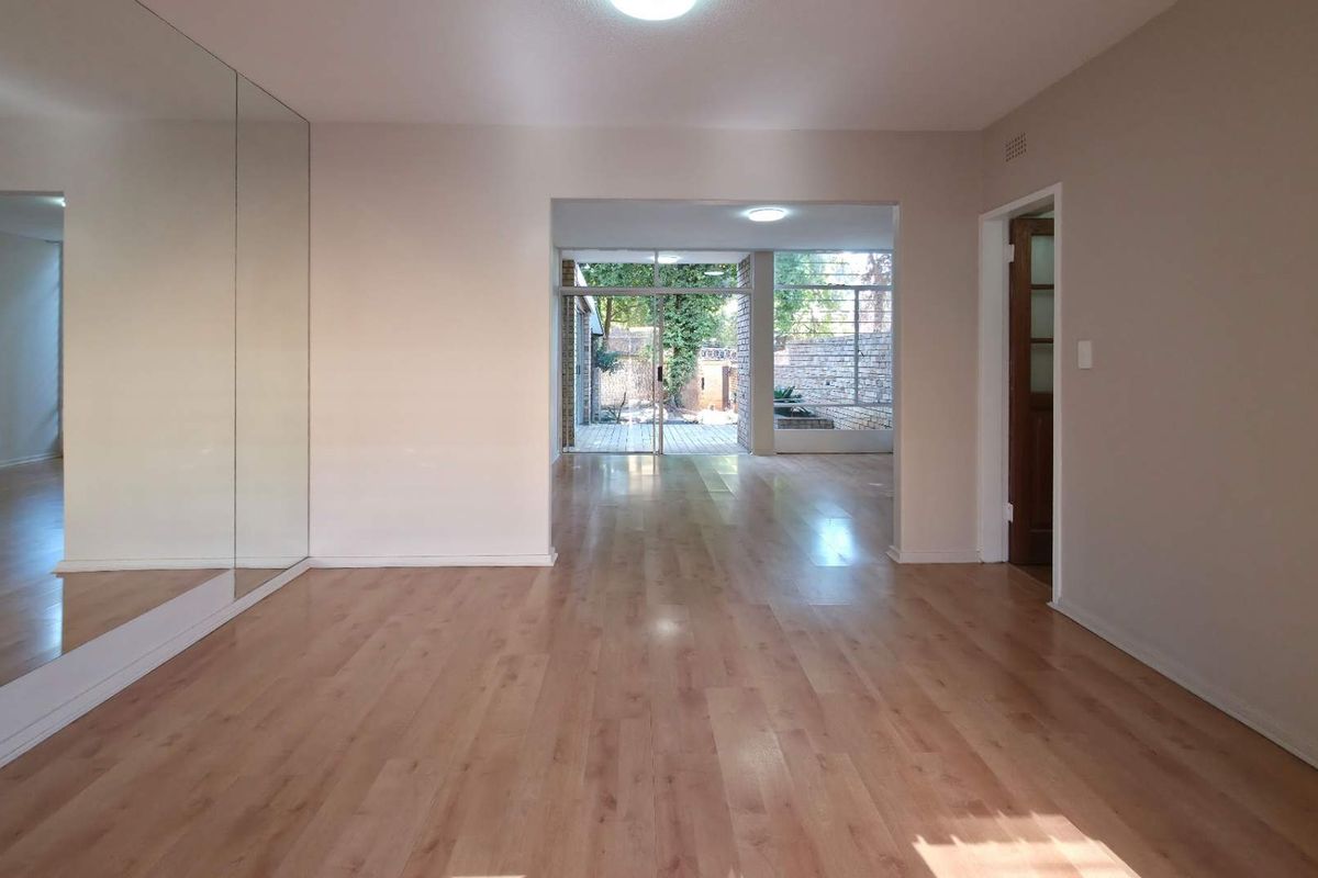 Refurbished Spacious 3 Bedroom Duplex Sandton Townhouses With Private Garden - Photo 4
