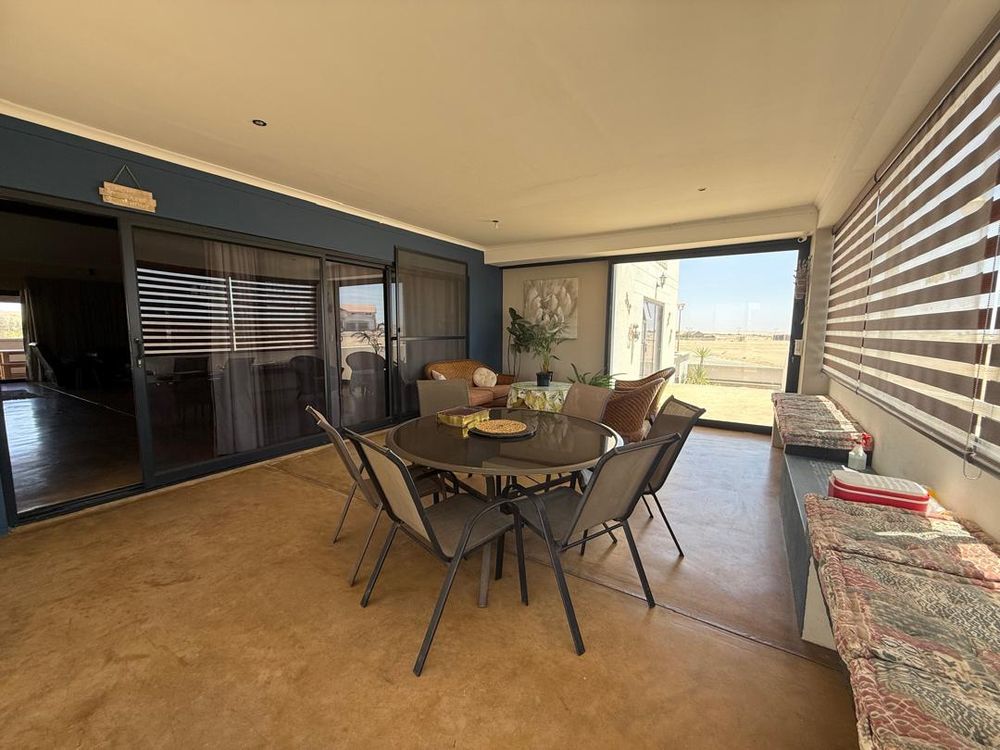 Indoor stoep area for entertainment