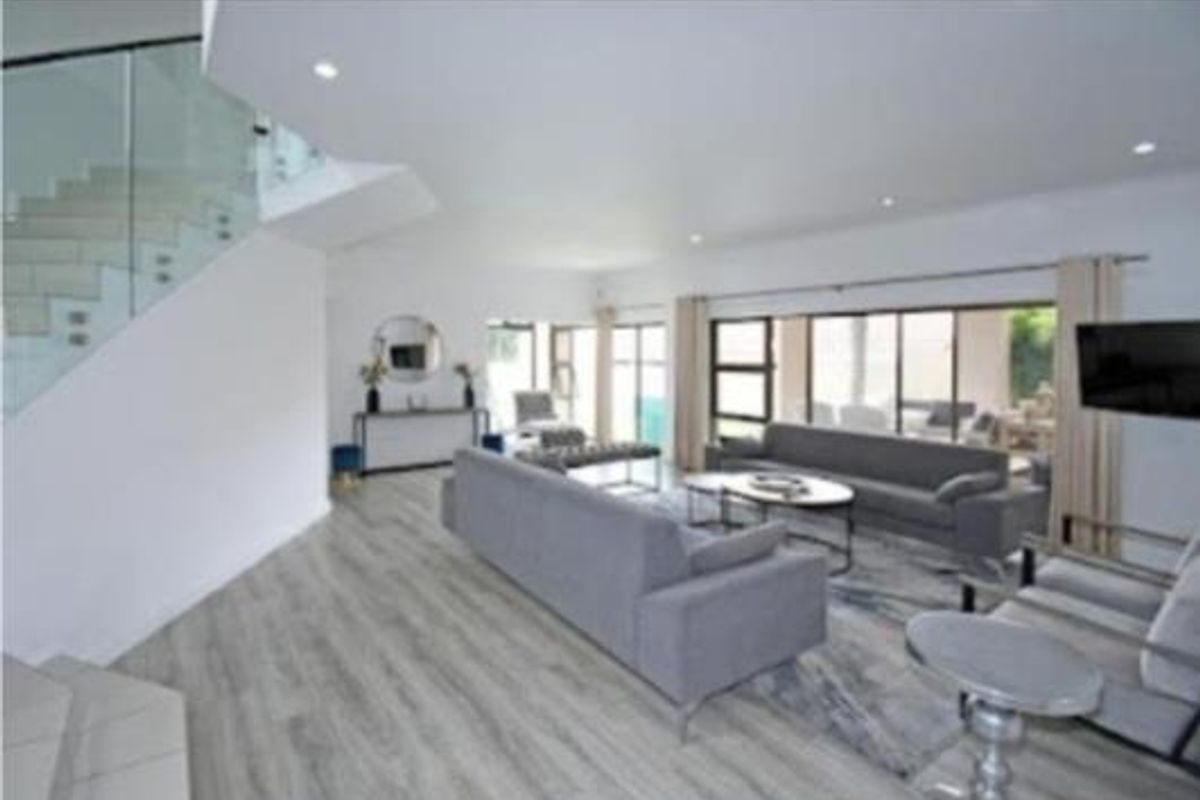 Immaculate 4 Bedroom cluster - Photo 2