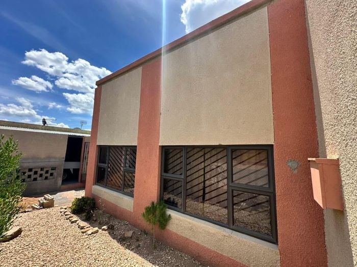 Property #2472934, House For Sale in Katutura