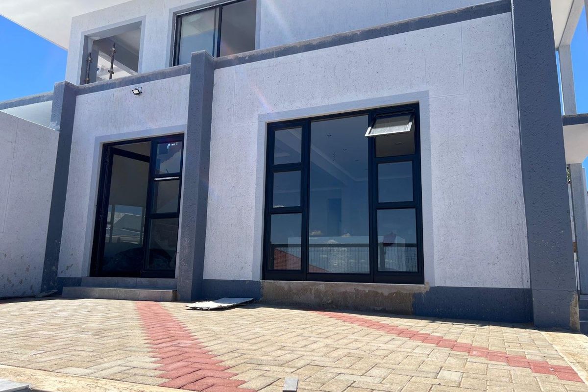 Modern property newly build - Photo 2