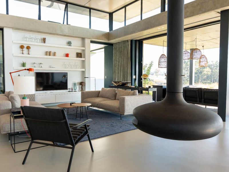 Where Contemporary Design Meets Country Serenity - Photo 5